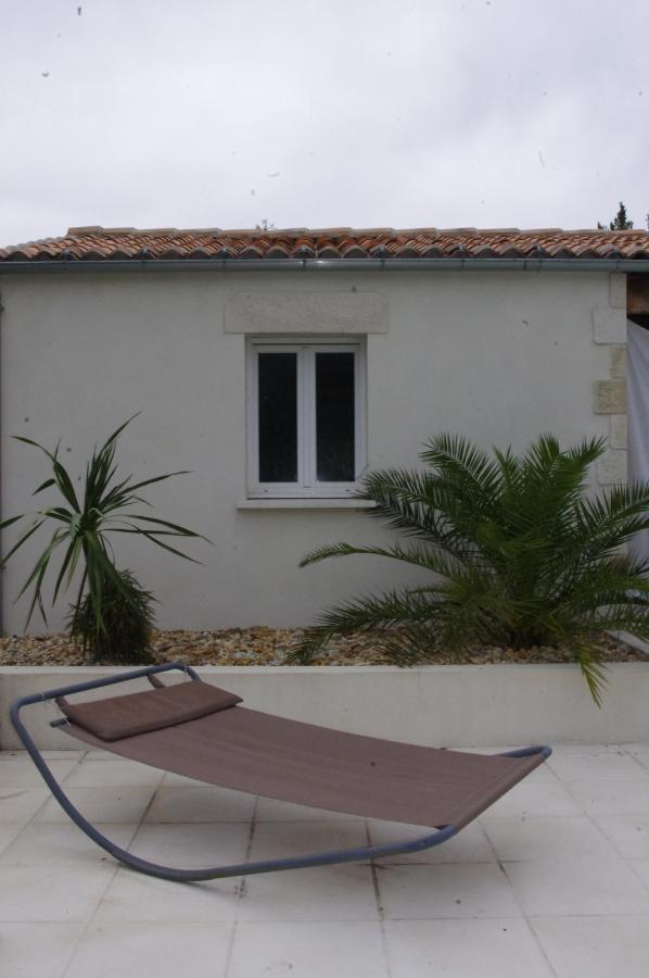 Le Clos Des Oiseaux Saintes Kültér fotó