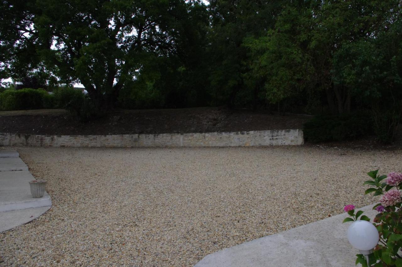 Le Clos Des Oiseaux Saintes Kültér fotó