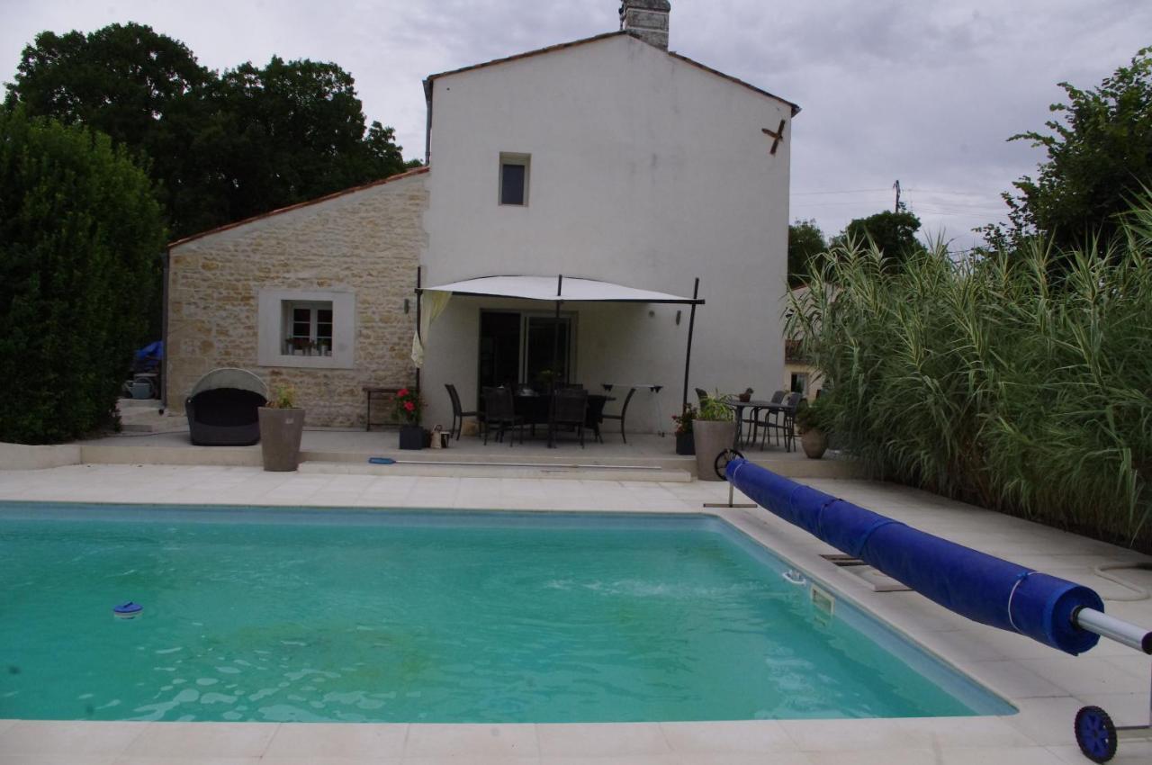 Le Clos Des Oiseaux Saintes Kültér fotó