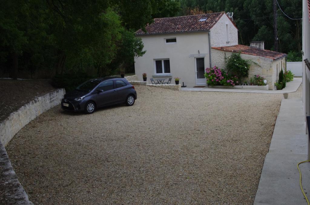 Le Clos Des Oiseaux Saintes Kültér fotó